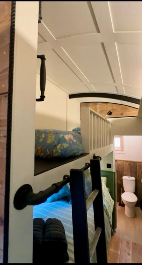 Hotel The Holly Hut à Burton  Extérieur photo