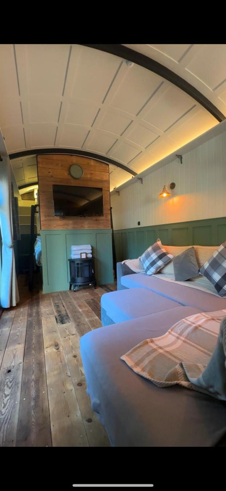 Hotel The Holly Hut à Burton  Extérieur photo